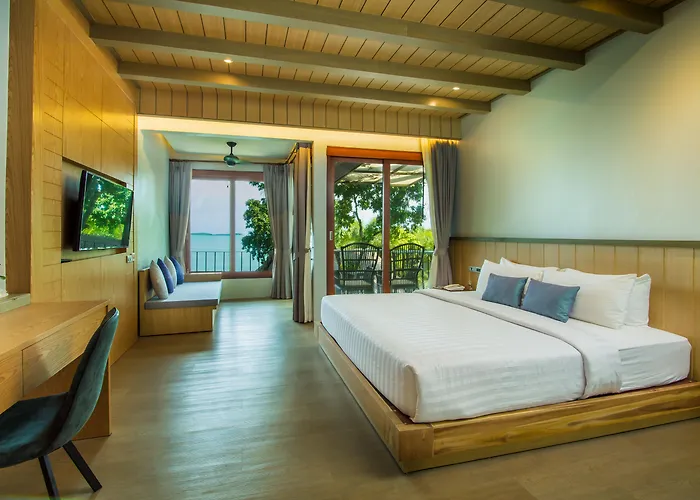 Coral Cliff Beach Resort Samui - Sha Plus Strand von Chaweng