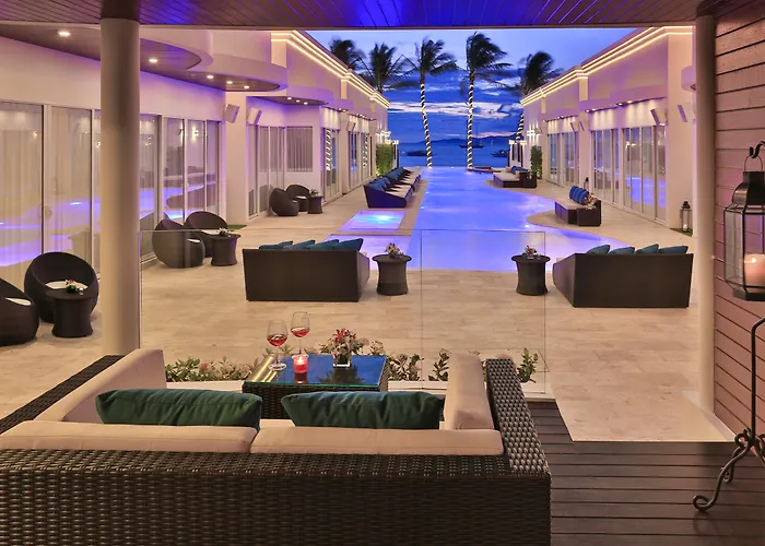 The Privilege Hotel Ezra Beach Club Strand Bang Rak